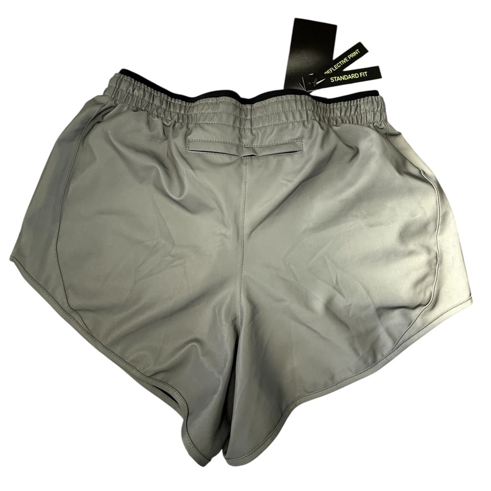 NWT Nike Women’s Tempo Luxe Run Division Reflective Shorts - Size XS - Picture 4 of 7
